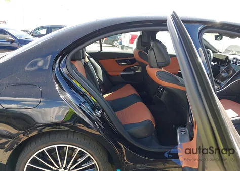 2025 Mercedes-Benz C 300 z USA, uszkodzony, nr VIN W1KAF4GB8SR272446